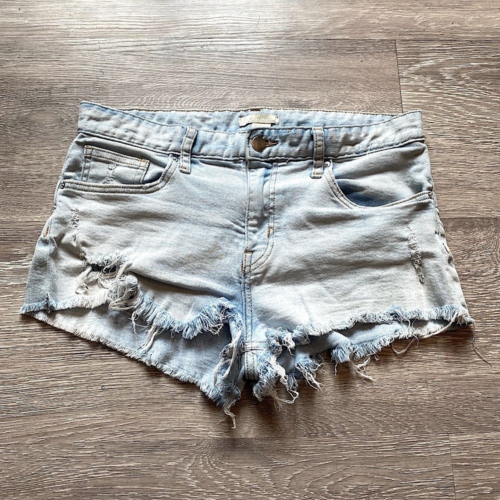 H&M • Distressed Jean Shorts • Size 6 • Light Denim with Frayed Hems